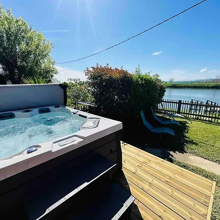 Holiday home De Charme Au Bord De La Riviere Avec