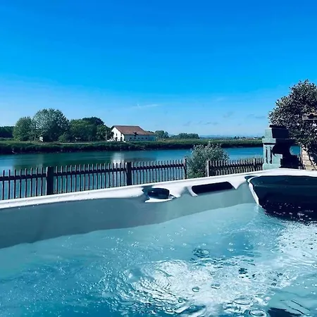 De Charme Au Bord De La Riviere Avec *